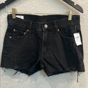 GAP 4 Inch Low Rise Stride Shorts
